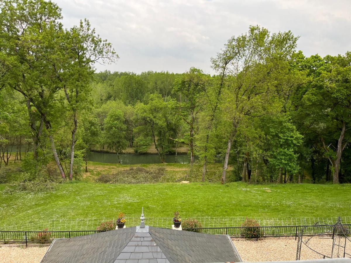 Bed and Breakfast Manoir Du Val Fouzon - Beauval La Vernelle Exterior foto